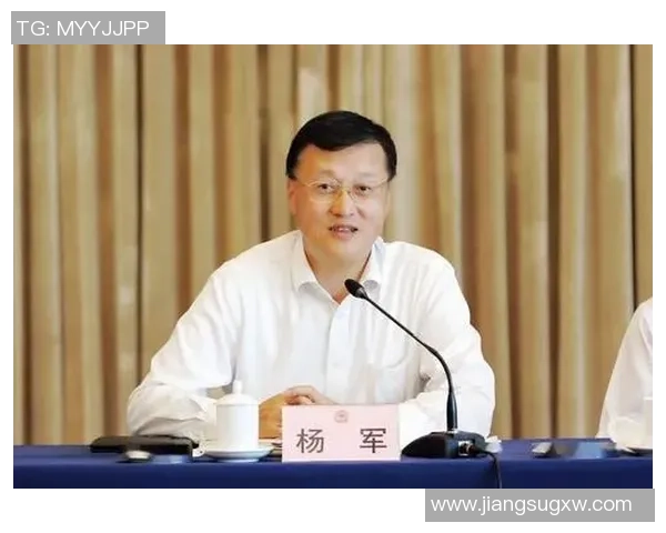 乒乓球场上的传奇旅程:杨军的深度对话与人生启示 乒乓球场上的传奇旅程:杨军的深度对话与人生启示